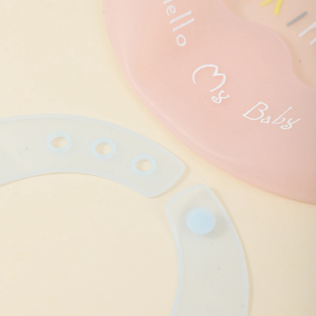 Mess-Free Mealtime Bibs for Happy Little Eaters 🍼🐻
