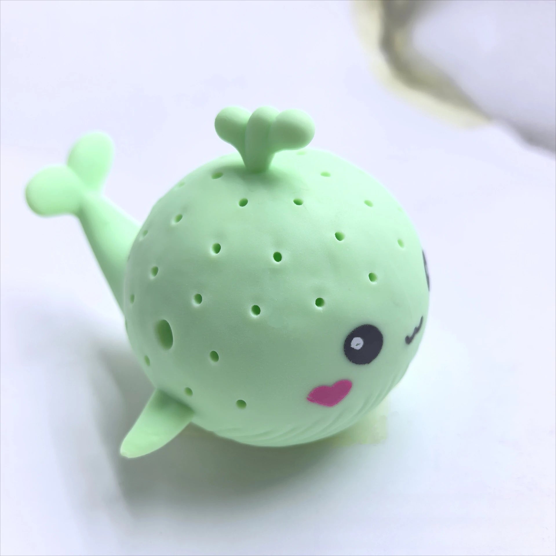 SplashWhale™ Soft Bath Sponge Toy – Water Absorbing Whale Squeeze Toy for Kids